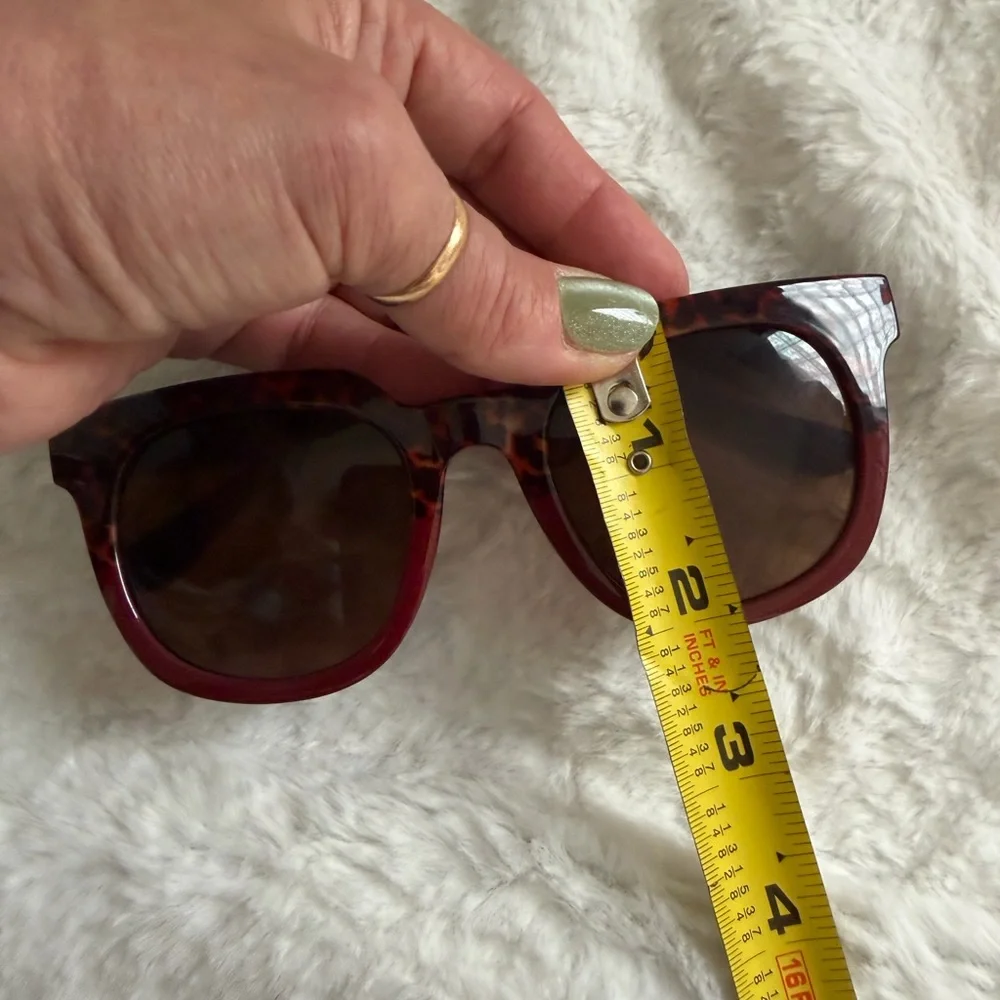 Leopard Tortoise/Red / Bifocal / 2.50 Women's Sunglasses with Vera Bradley case
